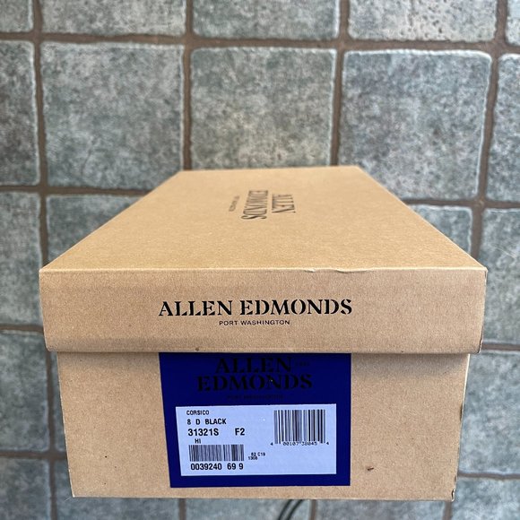 Allen Edmond's Corsico black oxfords, 8D - Picture 6 of 7